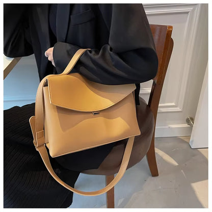 Leather Messenger Handbag (Women’s)